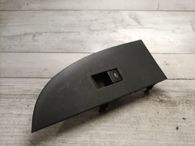 bontott SEAT LEON Jobb első Ablakemelő Kapcsoló