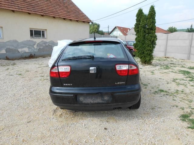 bontott SEAT LEON Jobb első Ablakemelő Motor