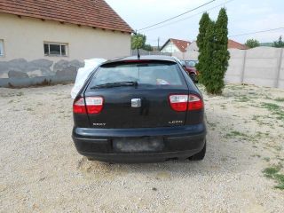 bontott SEAT LEON Jobb első Ablakemelő Motor