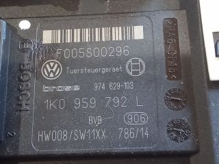 bontott SEAT LEON Jobb első Ablakemelő Motor