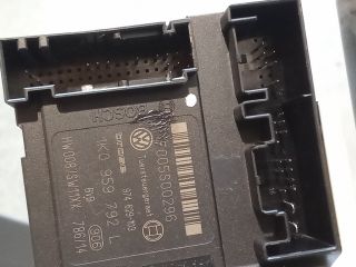 bontott SEAT LEON Jobb első Ablakemelő Motor