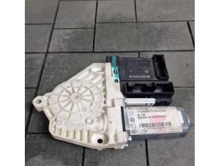 bontott SEAT LEON Jobb első Ablakemelő Motor