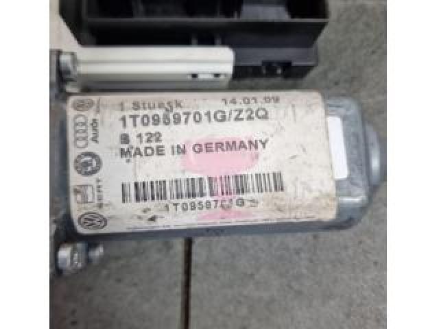 bontott SEAT LEON Jobb első Ablakemelő Motor