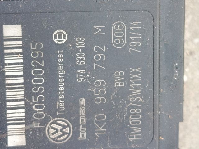 bontott SEAT LEON Jobb első Ablakemelő Motor