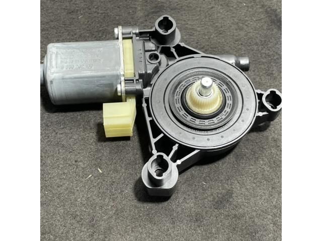 bontott SEAT LEON Jobb első Ablakemelő Motor