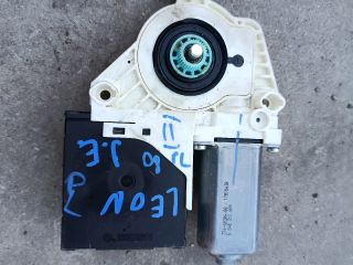 bontott SEAT LEON Jobb első Ablakemelő Motor