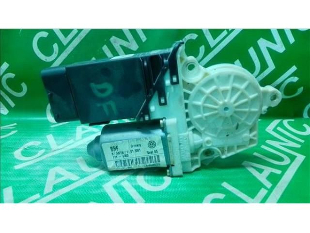 bontott SEAT LEON Jobb első Ablakemelő Motor