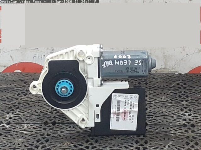 bontott SEAT LEON Jobb első Ablakemelő Motor