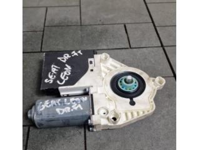 bontott SEAT LEON Jobb első Ablakemelő Motor