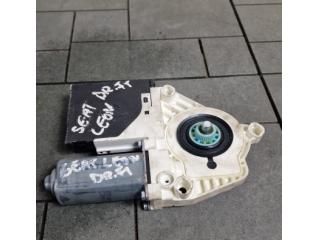 bontott SEAT LEON Jobb első Ablakemelő Motor
