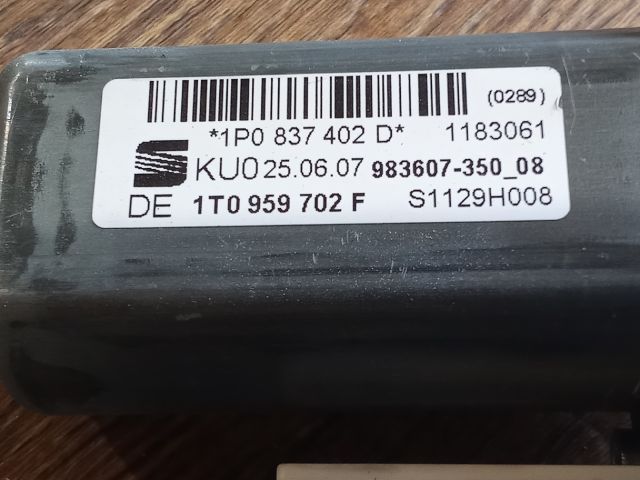 bontott SEAT LEON Jobb első Ablakemelő Motor