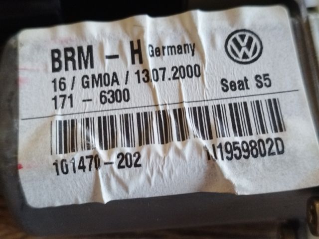 bontott SEAT LEON Jobb első Ablakemelő Motor