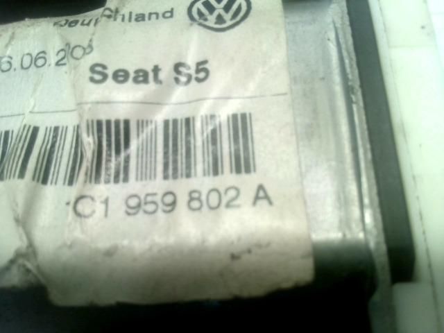 bontott SEAT LEON Jobb első Ablakemelő Motor