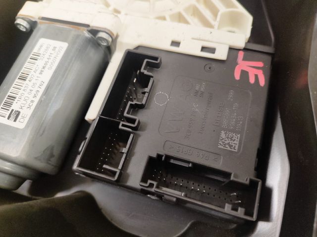 bontott SEAT LEON Jobb első Ablakemelő Szerkezet (Elektromos)