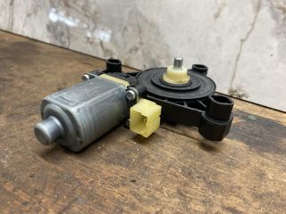 bontott SEAT LEON Jobb első Ablaktörlő Motor