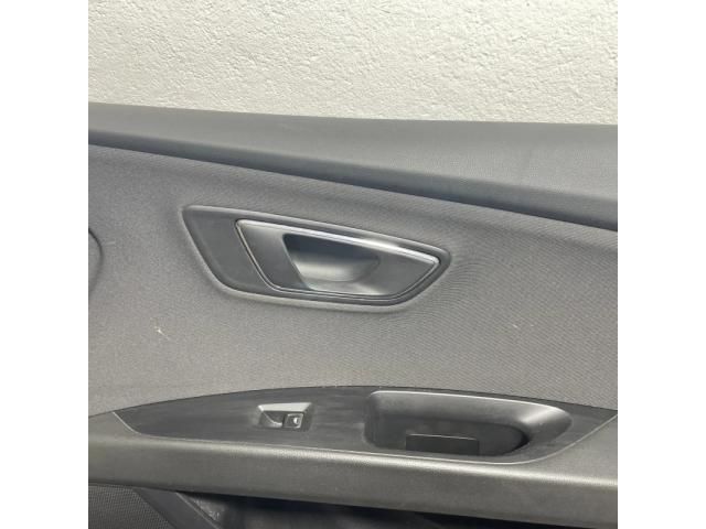 bontott SEAT LEON Jobb első Ajtó Kárpit
