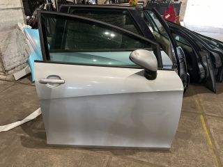 bontott SEAT LEON Jobb első Ajtó (Részeivel)