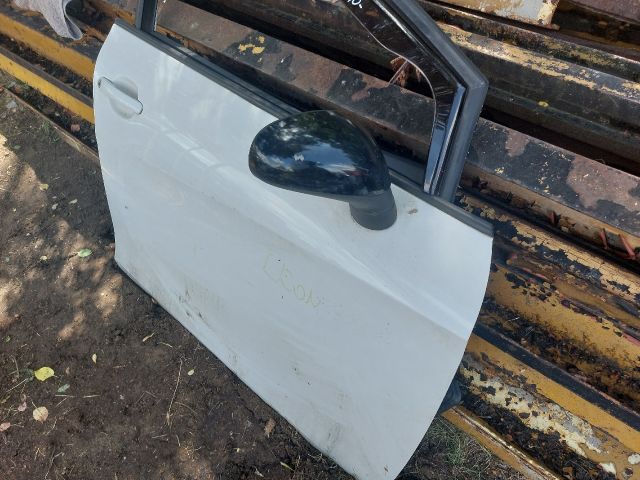 bontott SEAT LEON Jobb első Ajtó (Részeivel)