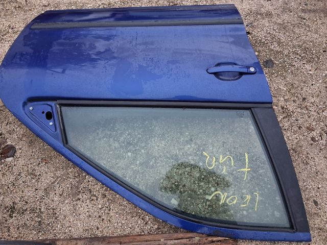 bontott SEAT LEON Jobb első Ajtó (Részeivel)