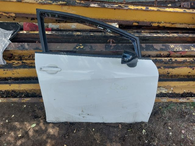 bontott SEAT LEON Jobb első Ajtó (Részeivel)