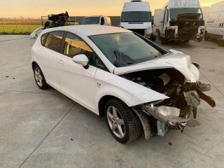 bontott SEAT LEON Jobb első Ajtó (Üres lemez)