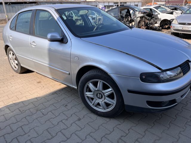 bontott SEAT LEON Jobb első Ajtó (Üres lemez)