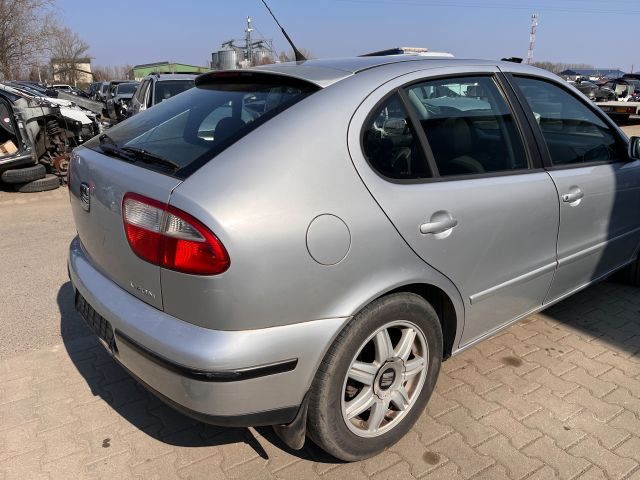 bontott SEAT LEON Jobb első Ajtó (Üres lemez)