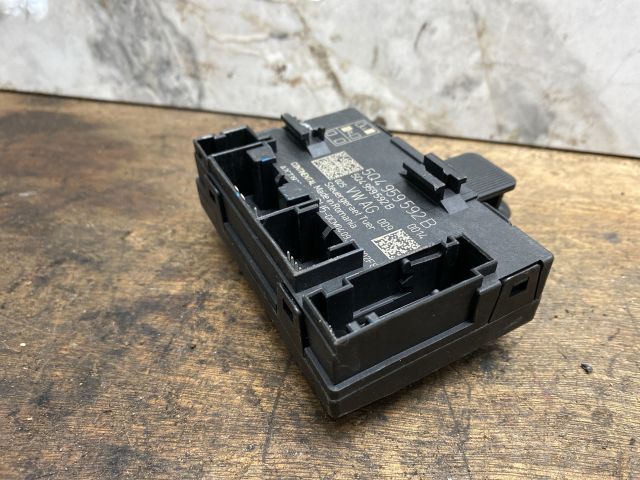 bontott SEAT LEON Jobb első Ajtó Vezérlőegység