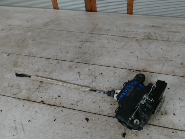 bontott SEAT LEON Jobb első Ajtózár