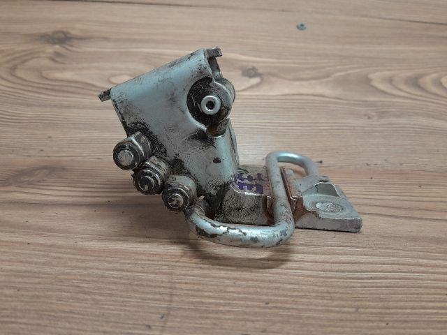 bontott SEAT LEON Jobb első Alsó Zsanér