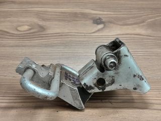 bontott SEAT LEON Jobb első Alsó Zsanér