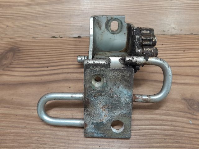 bontott SEAT LEON Jobb első Alsó Zsanér