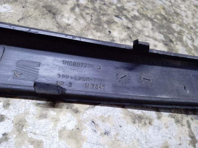 bontott SEAT LEON Jobb első Lökhárító Díszléc