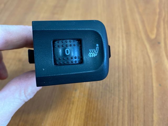 bontott SEAT LEON Jobb első Ülésfűtés Kapcsoló