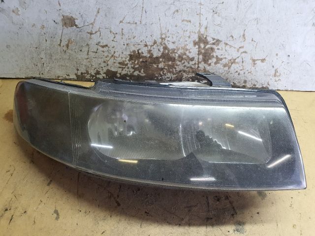 bontott SEAT LEON Jobb Fényszóró