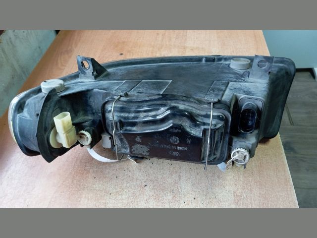 bontott SEAT LEON Jobb Fényszóró