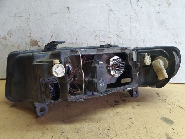 bontott SEAT LEON Jobb Fényszóró