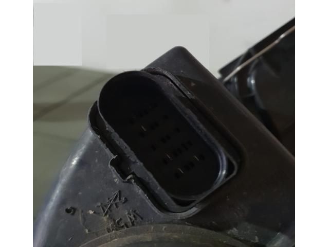 bontott SEAT LEON Jobb Fényszóró