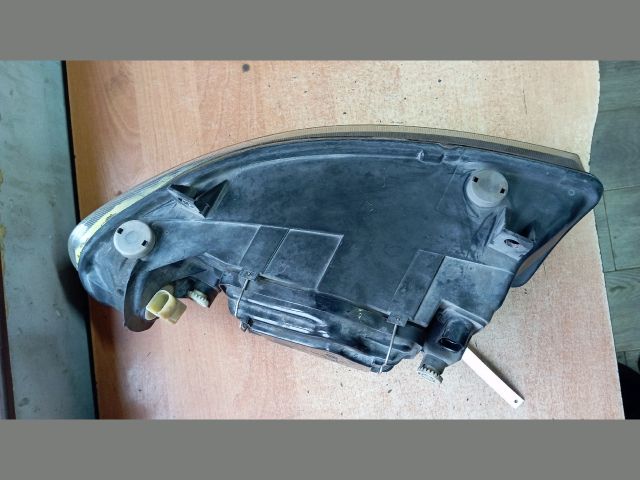 bontott SEAT LEON Jobb Fényszóró