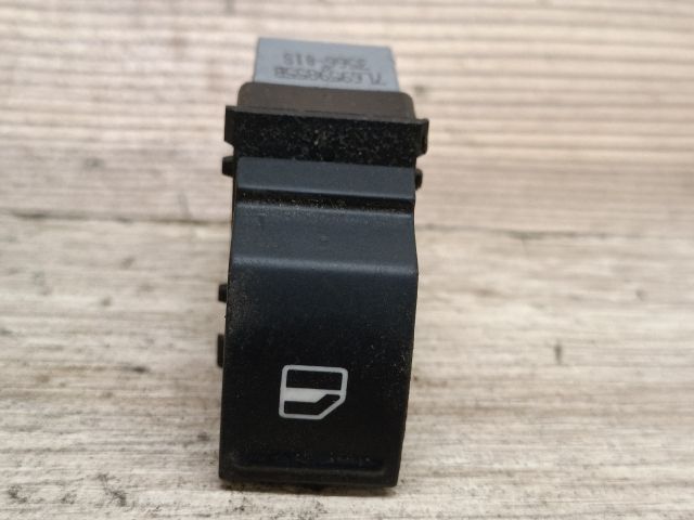 bontott SEAT LEON Jobb hátsó Ablakemelő Kapcsoló