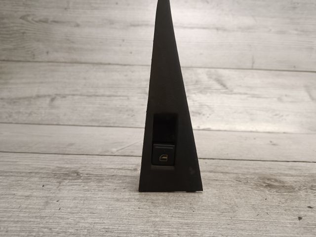 bontott SEAT LEON Jobb hátsó Ablakemelő Kapcsoló