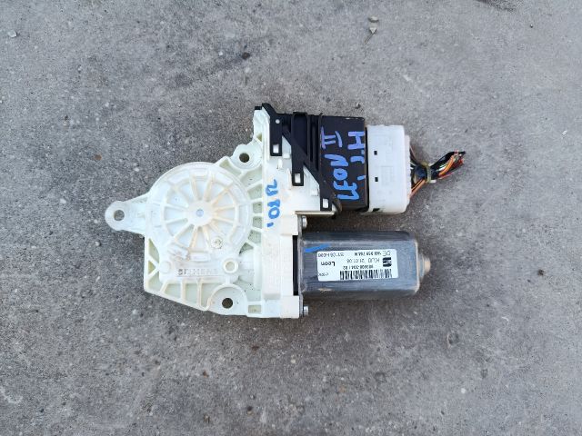 bontott SEAT LEON Jobb hátsó Ablakemelő Motor