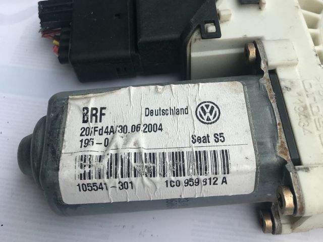 bontott SEAT LEON Jobb hátsó Ablakemelő Motor