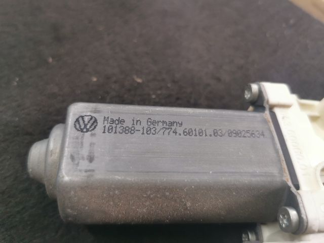 bontott SEAT LEON Jobb hátsó Ablakemelő Motor