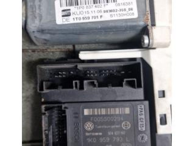 bontott SEAT LEON Jobb hátsó Ablakemelő Motor