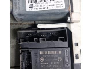 bontott SEAT LEON Jobb hátsó Ablakemelő Motor