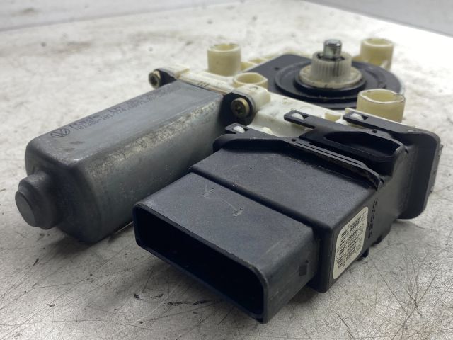 bontott SEAT LEON Jobb hátsó Ablakemelő Motor