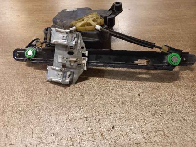 bontott SEAT LEON Jobb hátsó Ablakemelő Szerkezet (Elektromos)