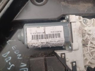 bontott SEAT LEON Jobb hátsó Ablakemelő Szerkezet (Mechanikus)