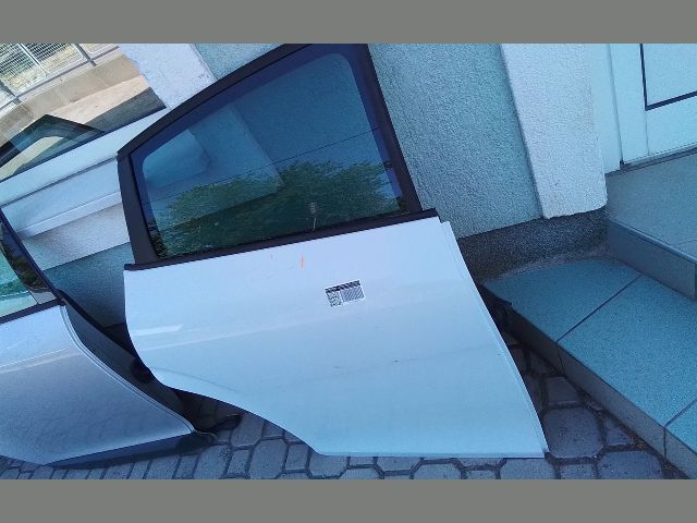 bontott SEAT LEON Jobb hátsó Ajtó (Részeivel)